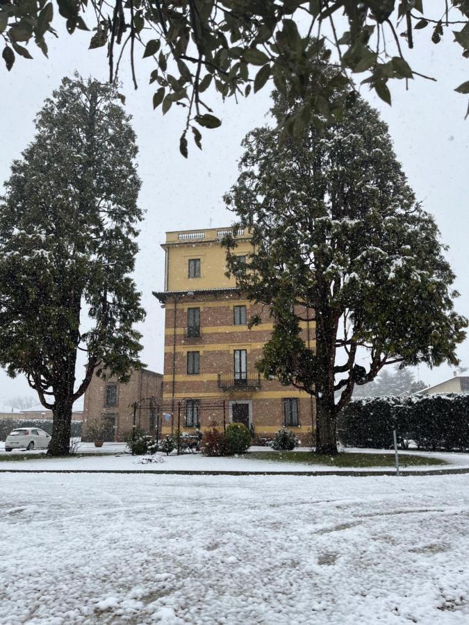 Hotel Villa Liberty Pontecurone Exterior photo